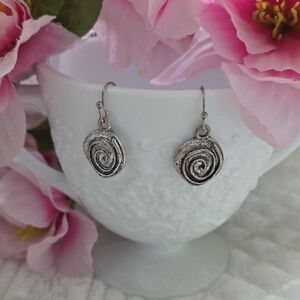 Chic Silver Swirl Earrings NWOT